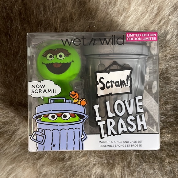 NEW Limited Edition Wet & Wild x Sesame Street Makeup Bundle - Picture 12 of 13